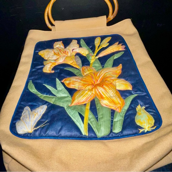 HEIRLOOM DESIGNS LOOKOUT MT, TENN PUFFY BUTTERFLY  AND FLORAL TOTE PURSE - Picture 2 of 12
